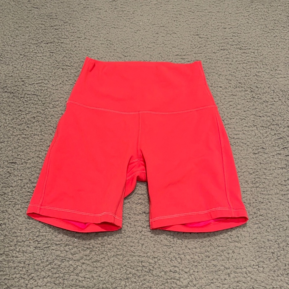 Lululemon Align High-Rise Short 6"
Love Red size 4